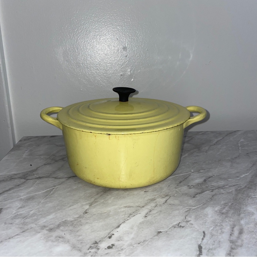 Le Creuset France Dutch Oven B 2 Quart Yellow Enamel Cast Iron Round Vintage 50s